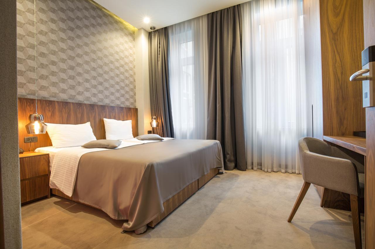 Square hotel 5. Joy 5 Hotel Spa Beograd. Potique Hotel 5*. Gevora Hotel 5.